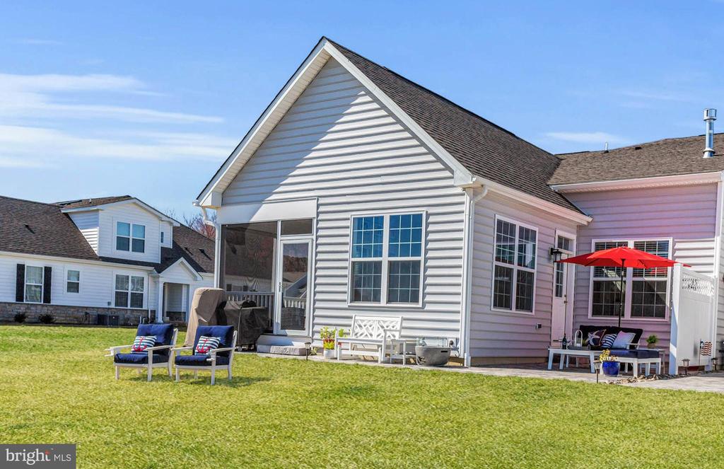 407 MOORINGS CIRCLE Unit: 261