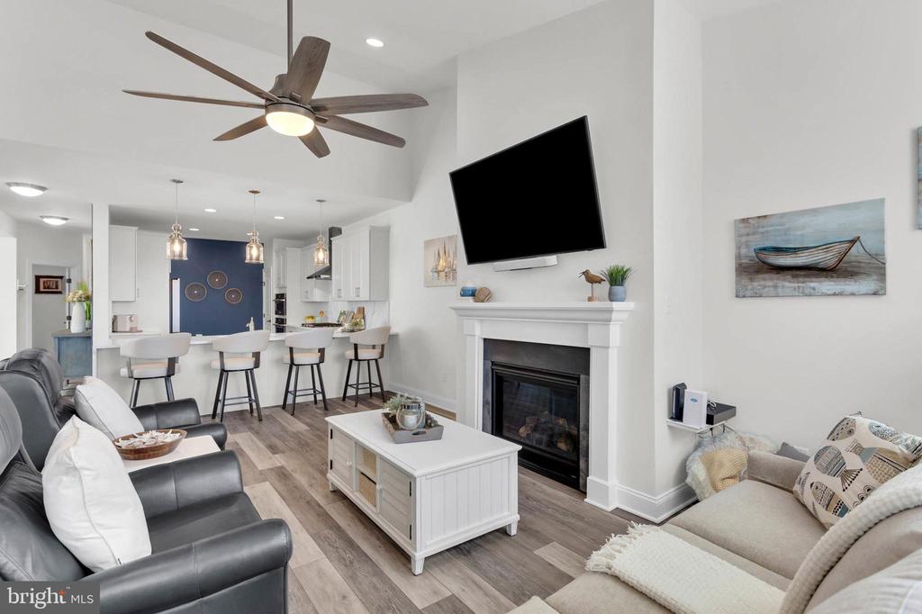407 MOORINGS CIRCLE Unit: 261
