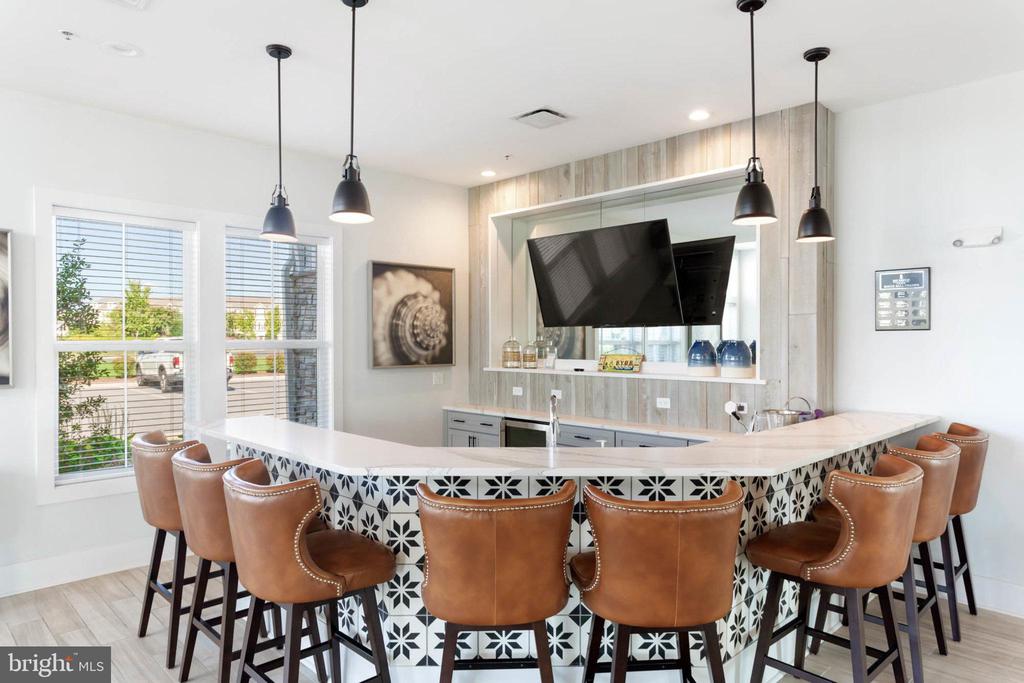 407 MOORINGS CIRCLE Unit: 261