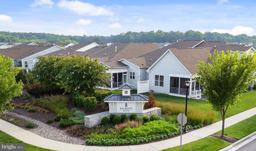 407 MOORINGS CIRCLE Unit: 261