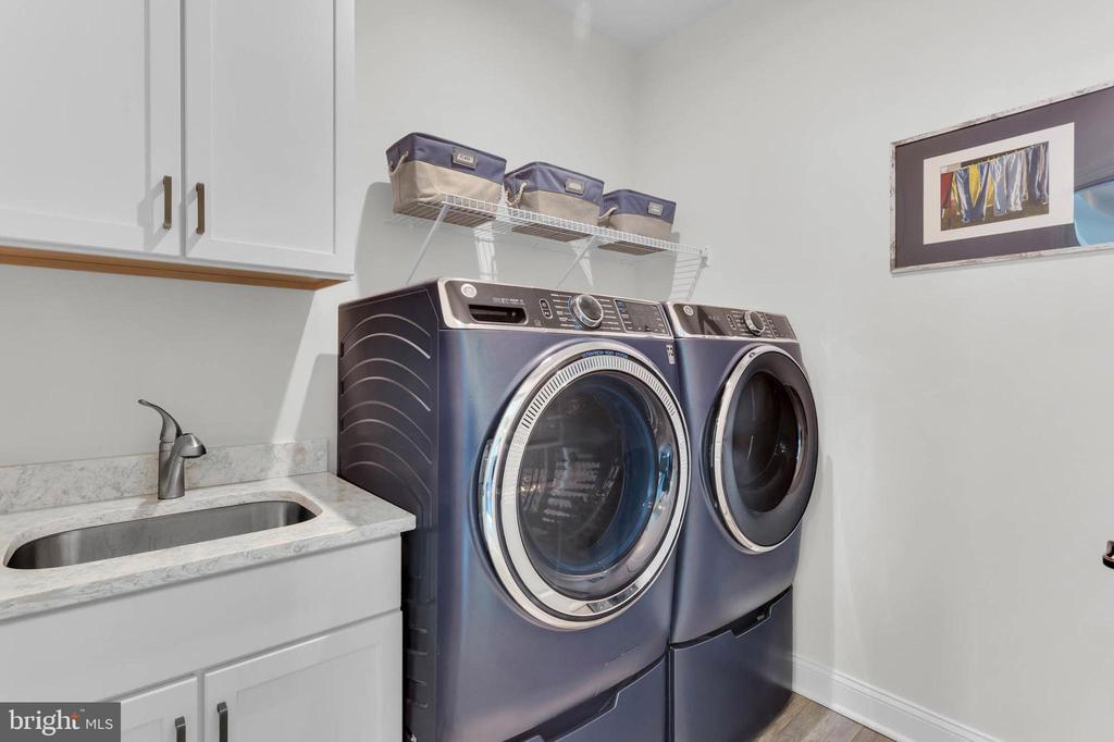 407 MOORINGS CIRCLE Unit: 261