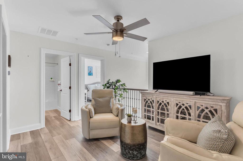 407 MOORINGS CIRCLE Unit: 261