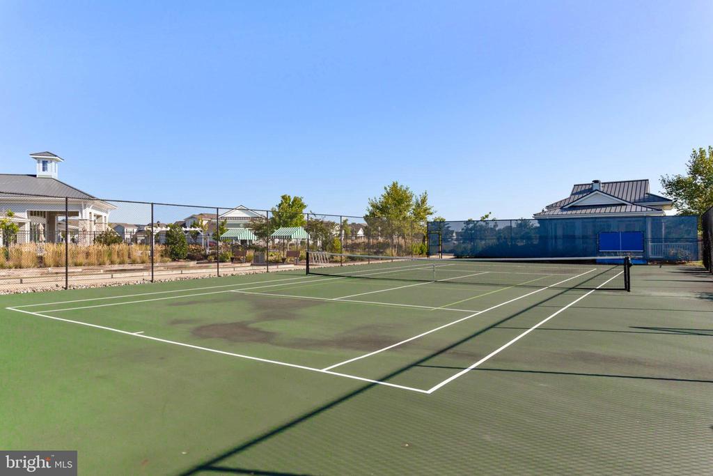 407 MOORINGS CIRCLE Unit: 261