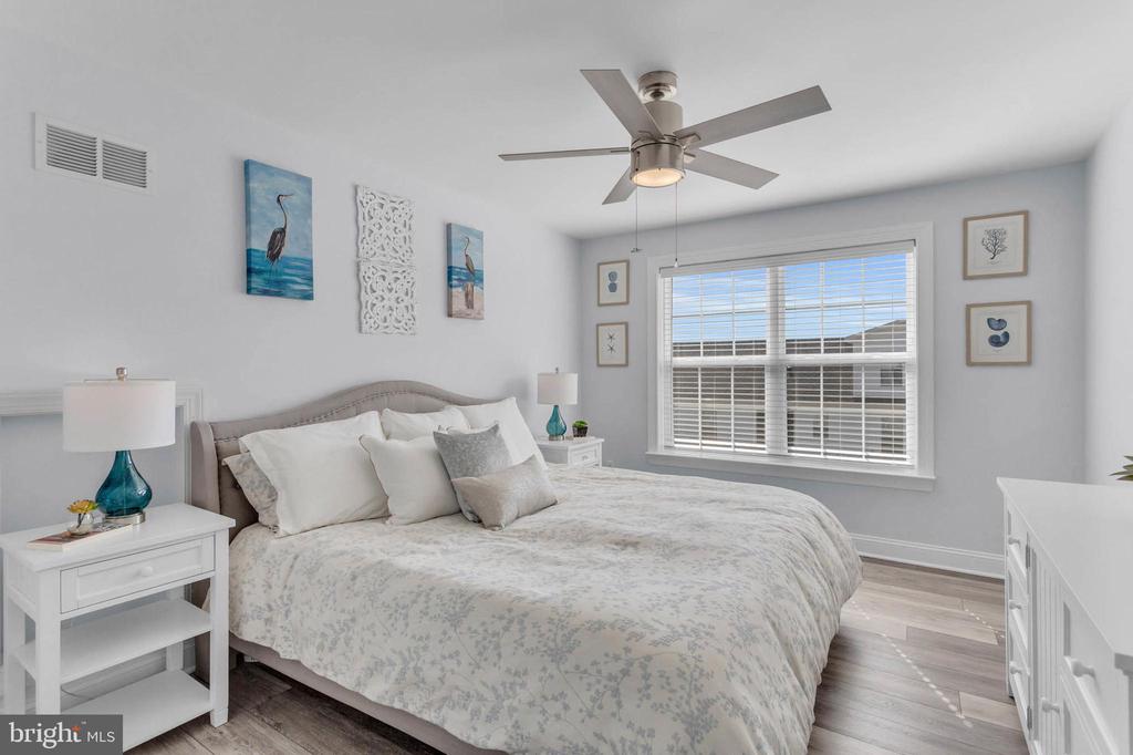 407 MOORINGS CIRCLE Unit: 261