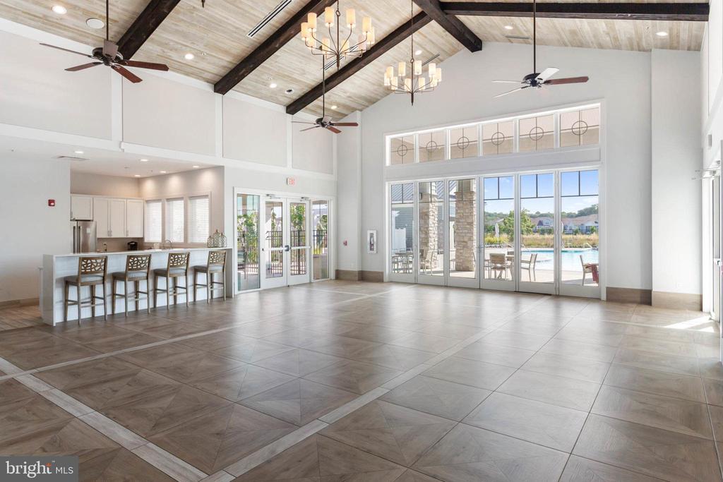 407 MOORINGS CIRCLE Unit: 261