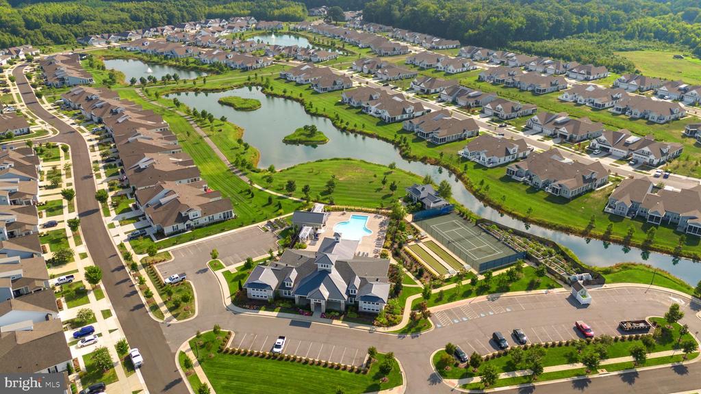 407 MOORINGS CIRCLE Unit: 261