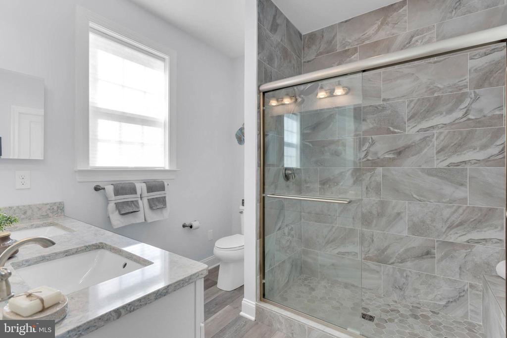 407 MOORINGS CIRCLE Unit: 261