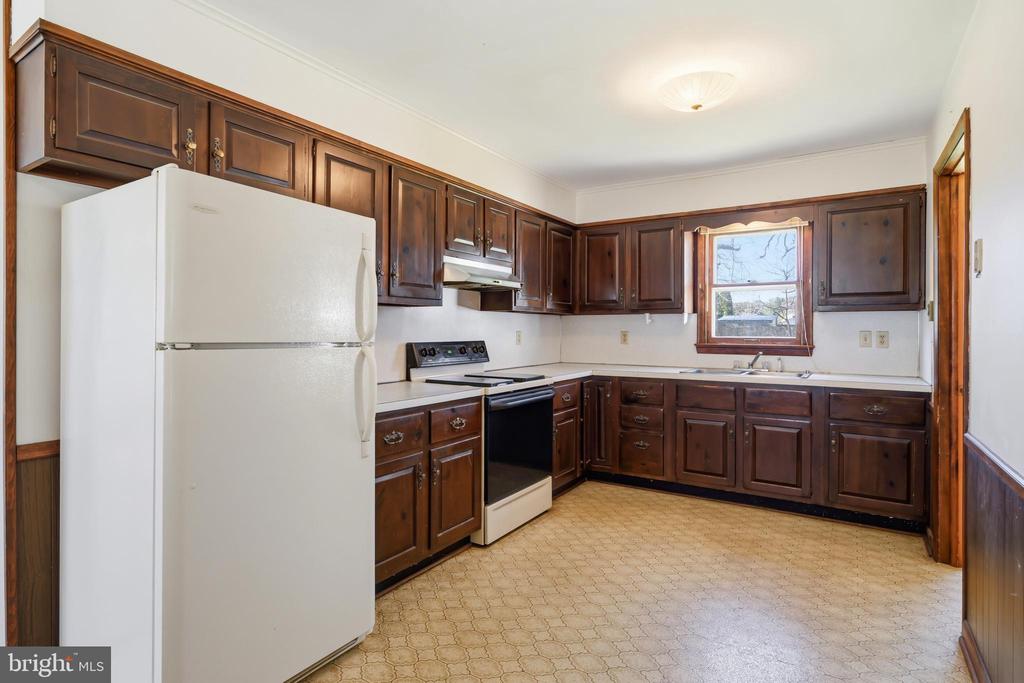 107 LONGFELLOW DRIVE