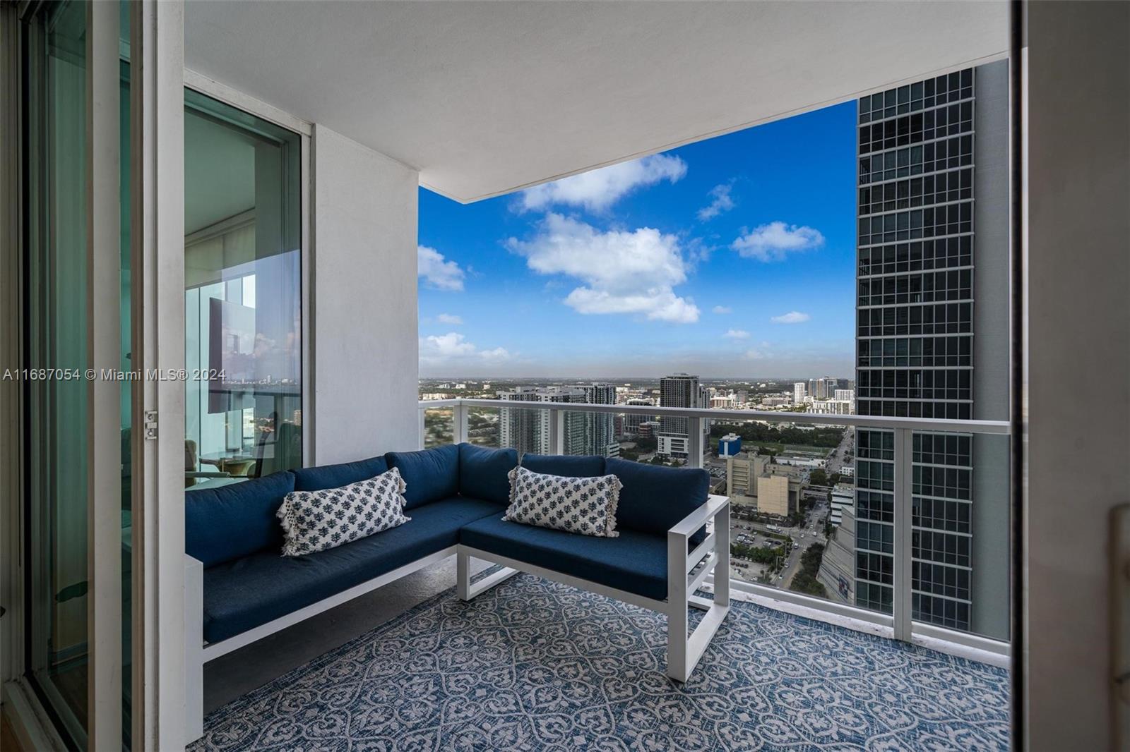 1040 Biscayne Blvd # 3905