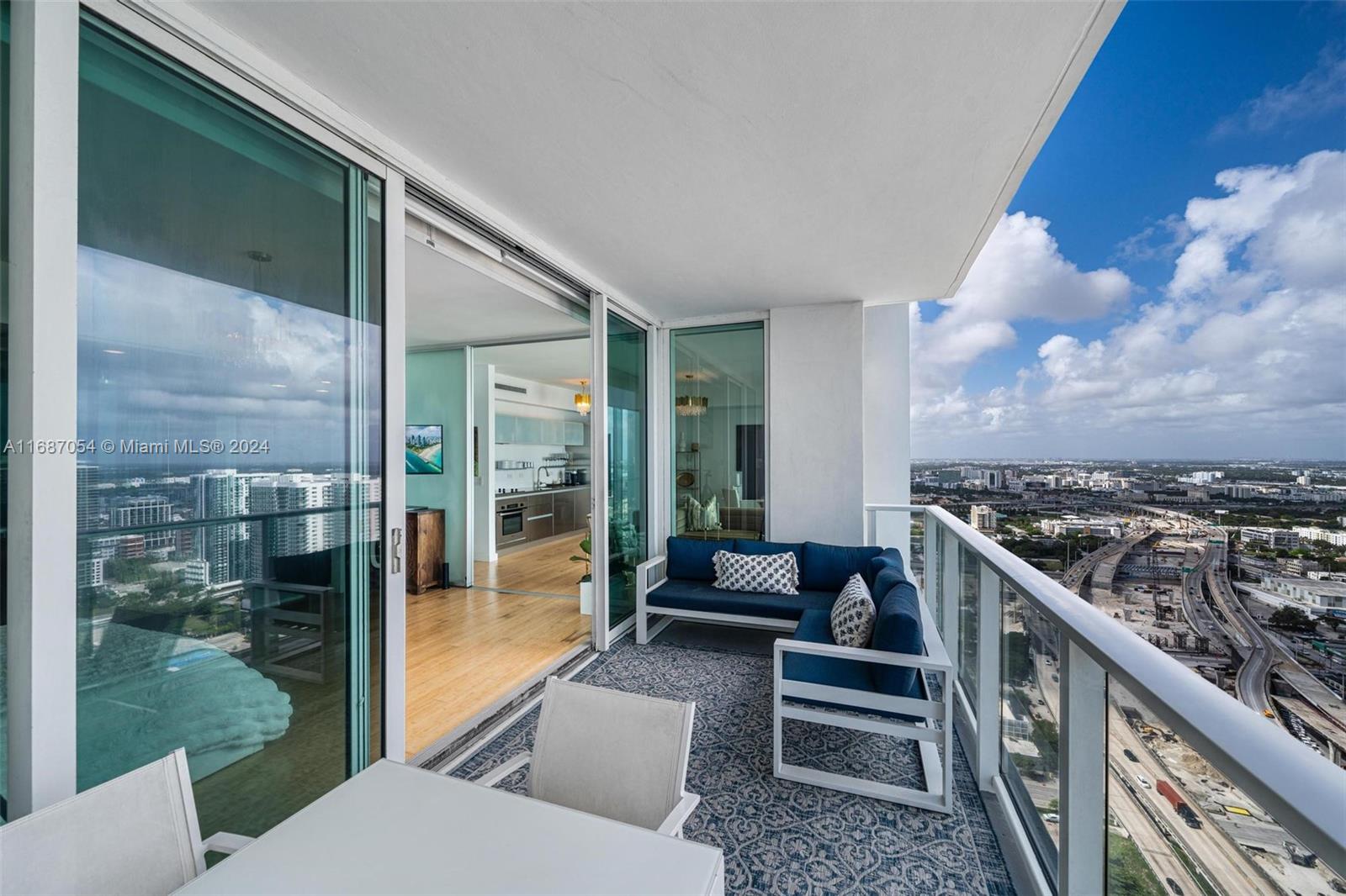 1040 Biscayne Blvd # 3905