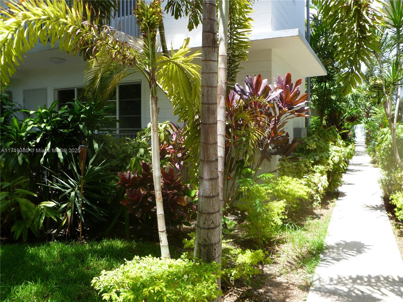 850 Meridian Ave # 18