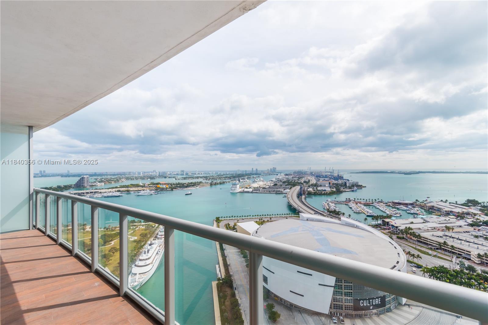 888 Biscayne Blvd # 3506
