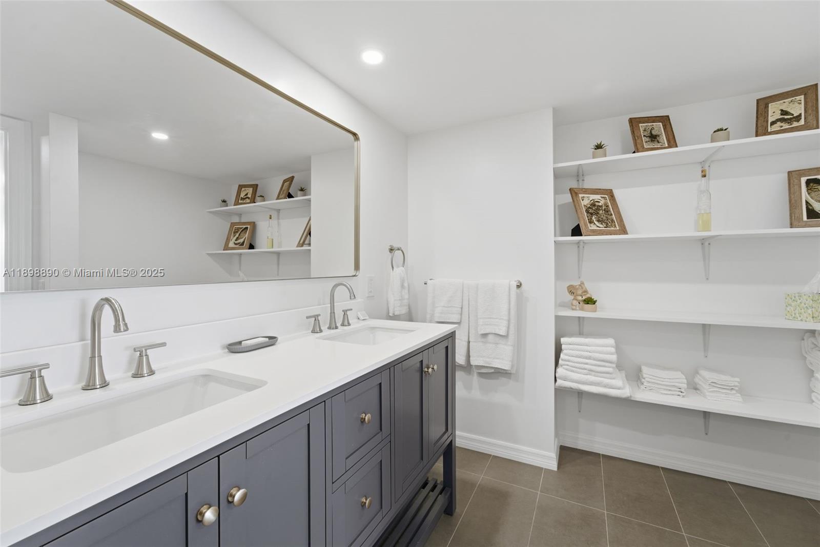 1717 N Bayshore Dr # 2655, Miami Unit: A-2655