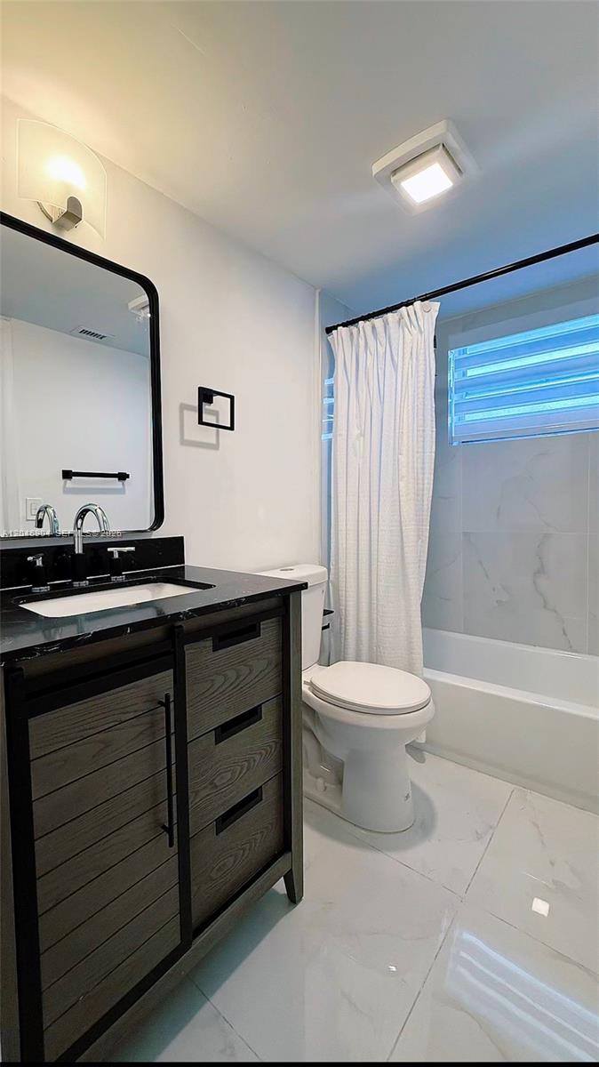 716 Michigan Ave # 303