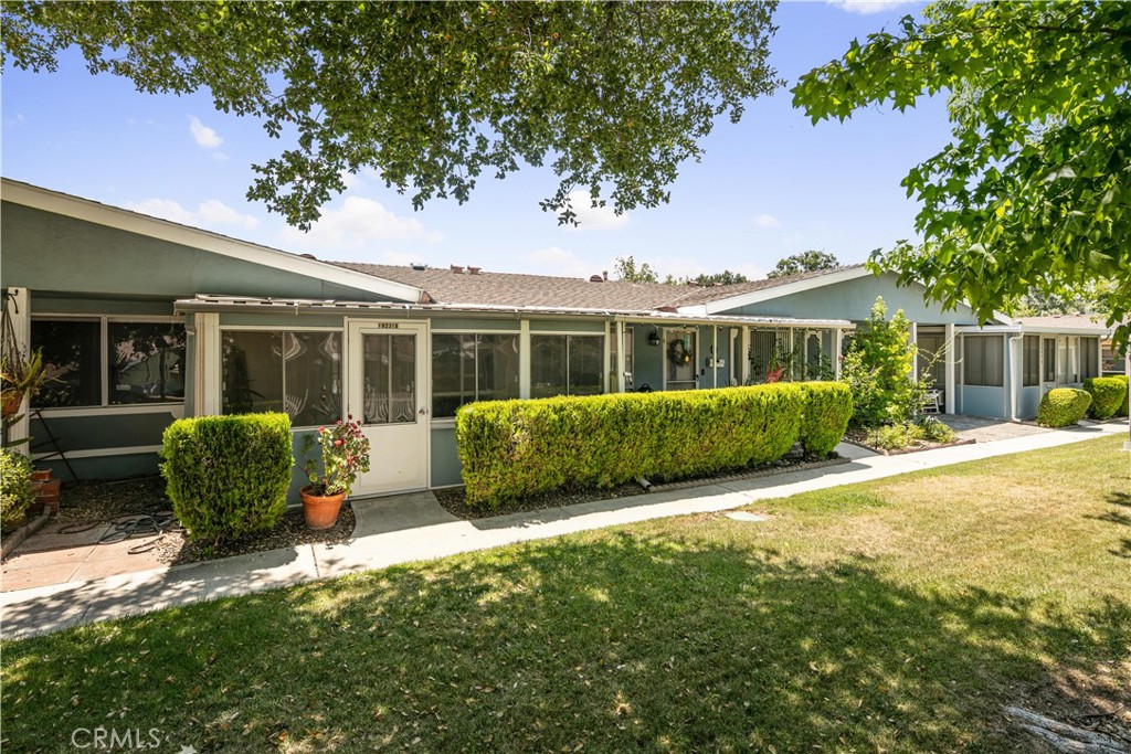 19231 Avenue Of The Oaks B