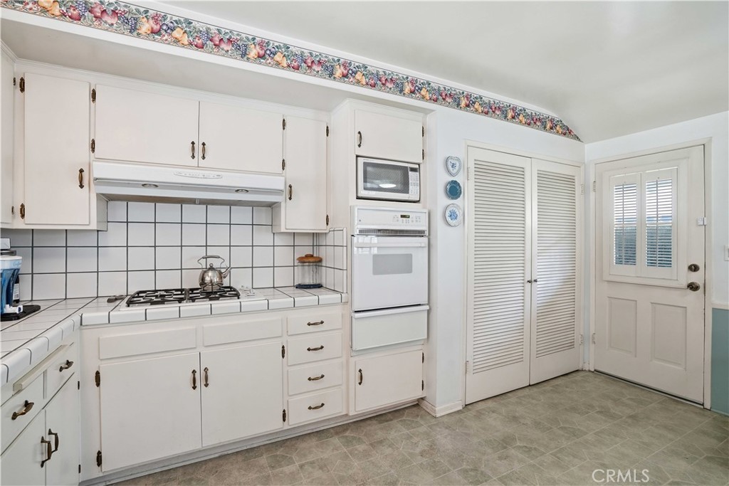 14951 Gilmore
