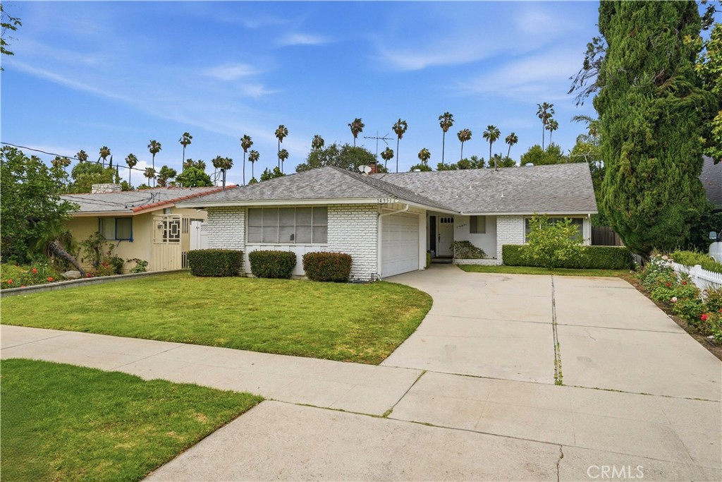 14951 Gilmore