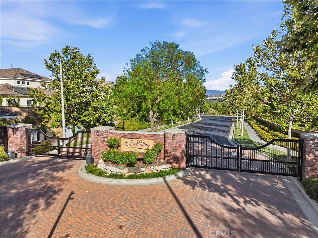 22389 Midtown Court