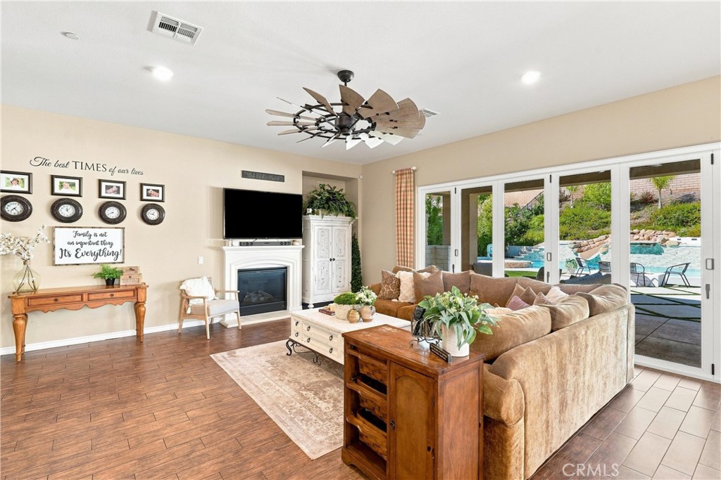 22389 Midtown Court
