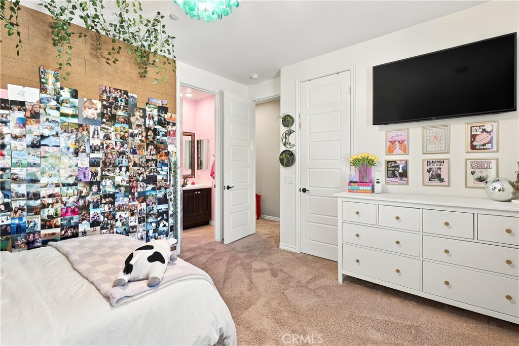 22389 Midtown Court