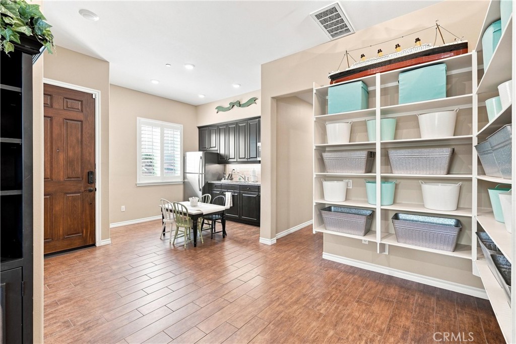 22389 Midtown Court
