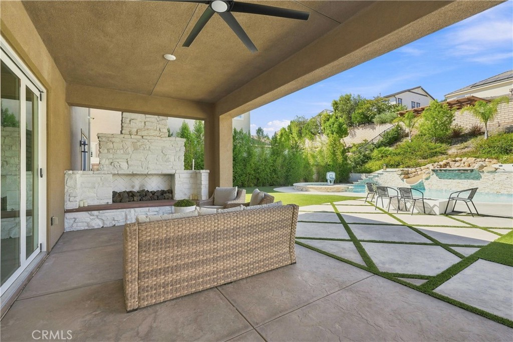 22389 Midtown Court