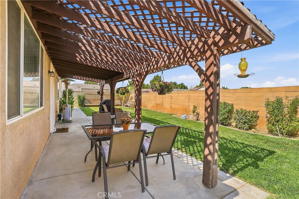 1325 W Avenue H6