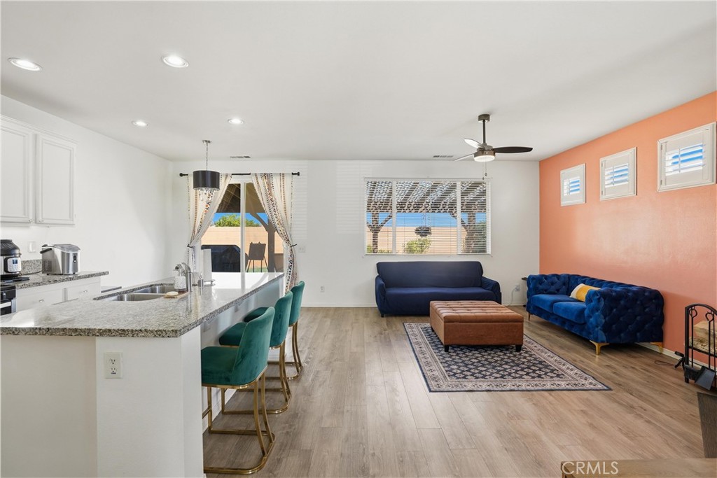 1325 W Avenue H6