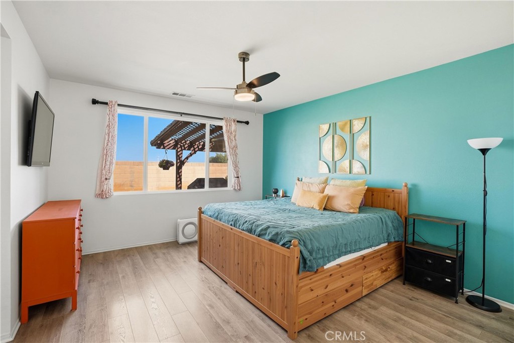 1325 W Avenue H6
