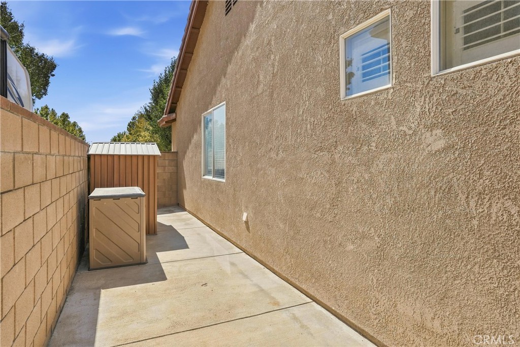 1325 W Avenue H6