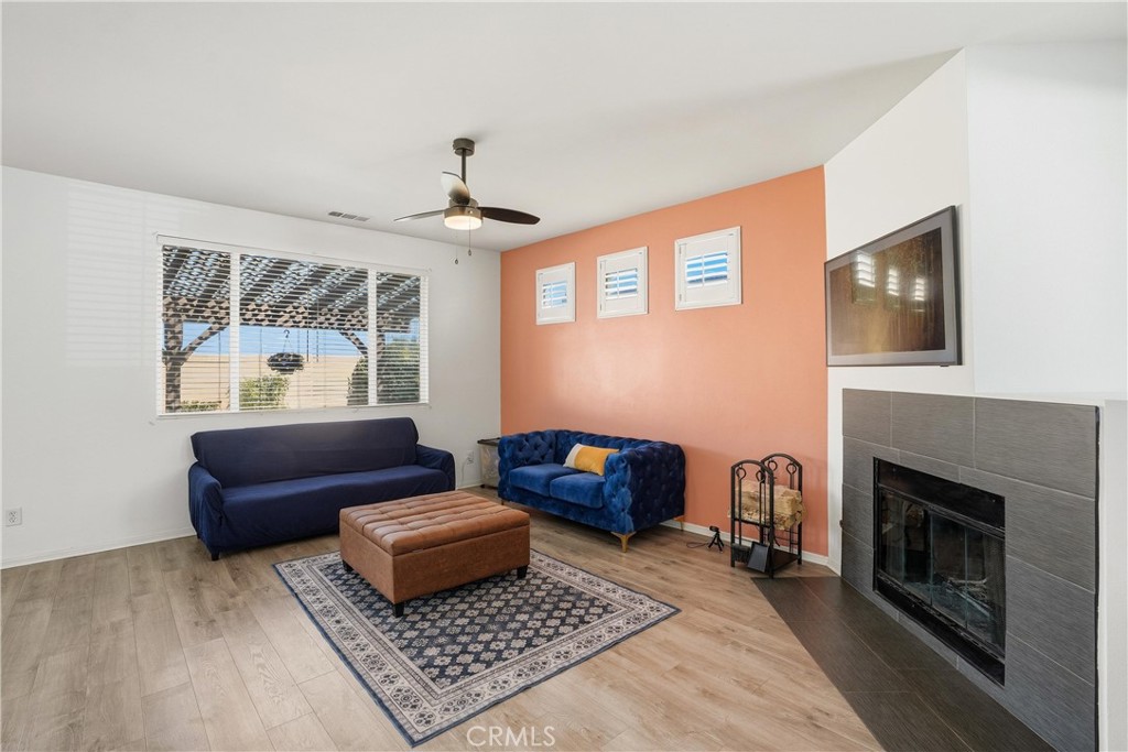 1325 W Avenue H6