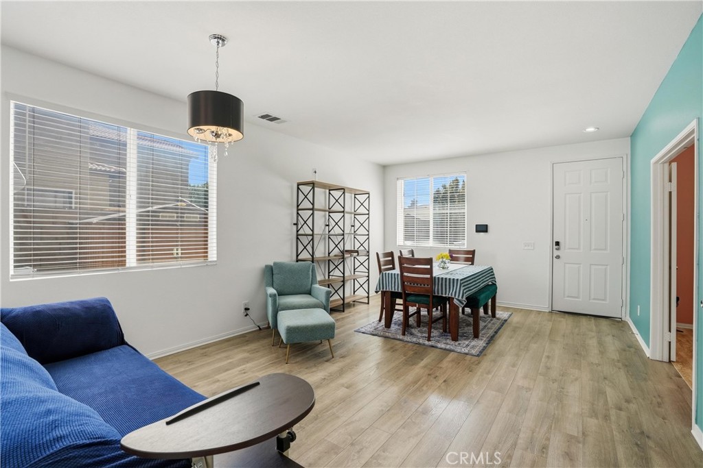 1325 W Avenue H6