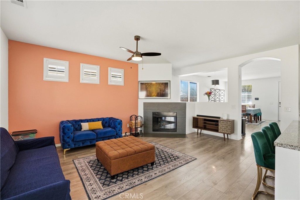 1325 W Avenue H6