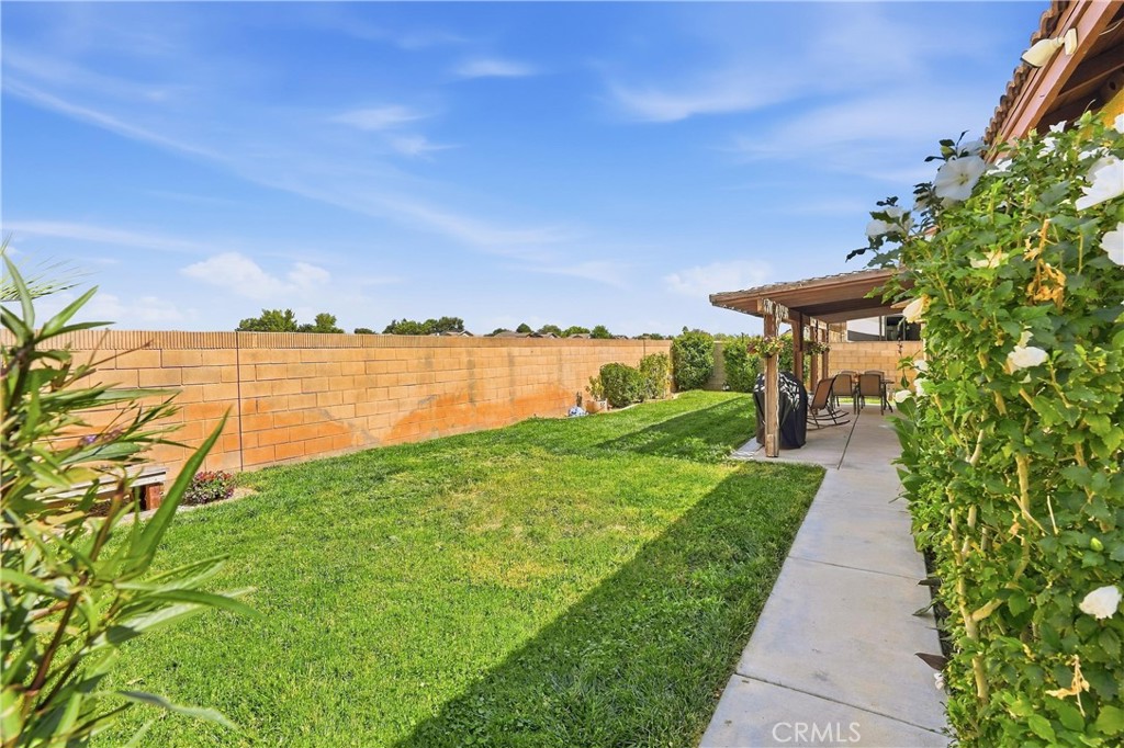 1325 W Avenue H6