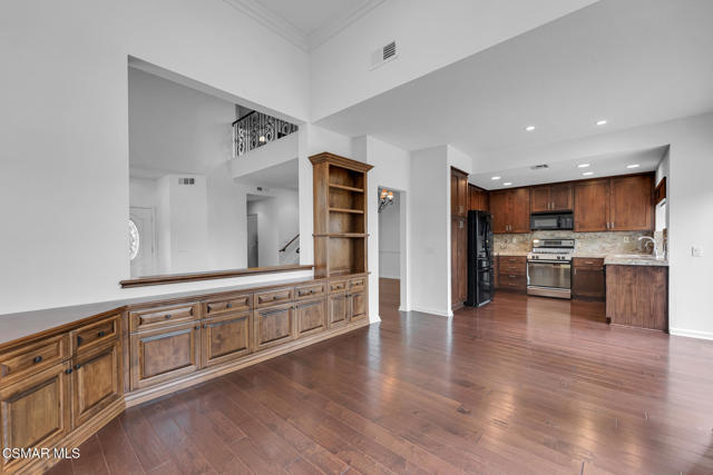 1032 Amberton LN