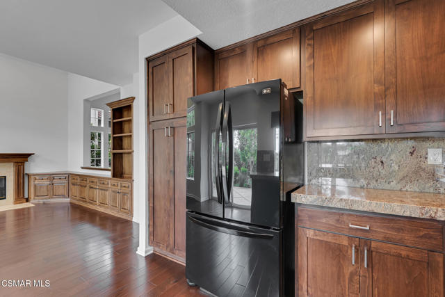 1032 Amberton LN