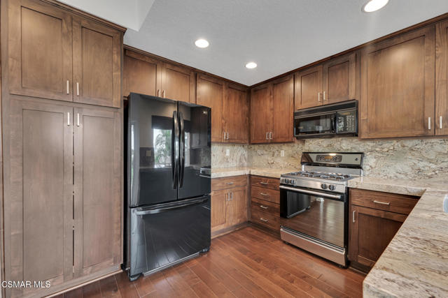 1032 Amberton LN