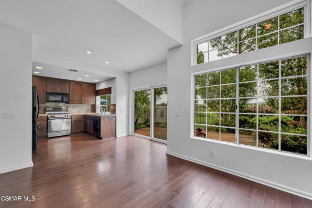 1032 Amberton LN
