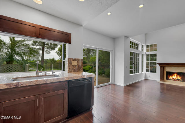 1032 Amberton LN