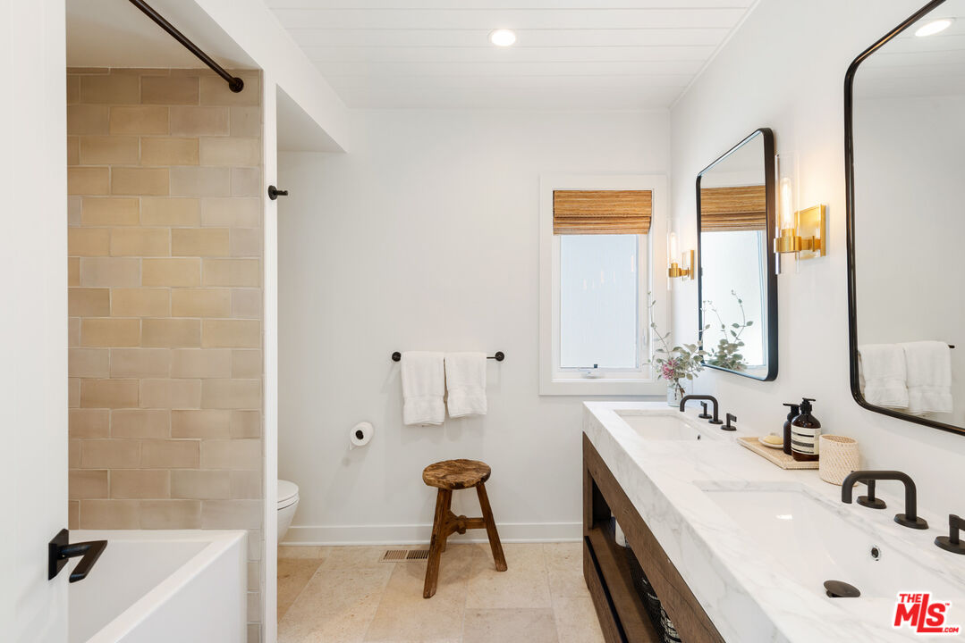 27070 Malibu Cove Colony Dr