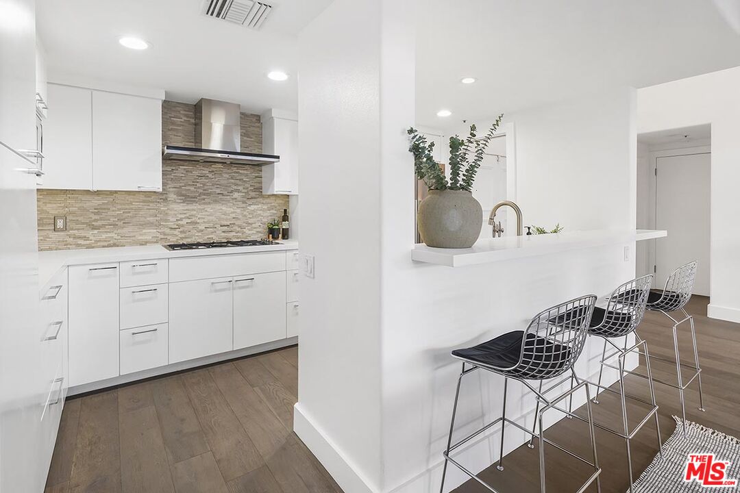 11690 MONTANA AVE Unit: PH303