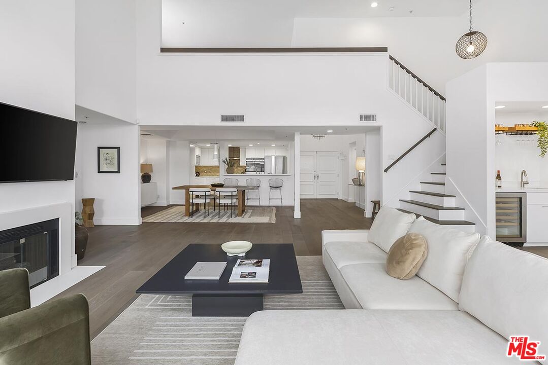 11690 MONTANA AVE Unit: PH303