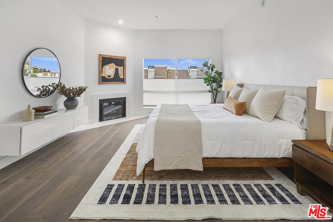 11690 MONTANA AVE Unit: PH303