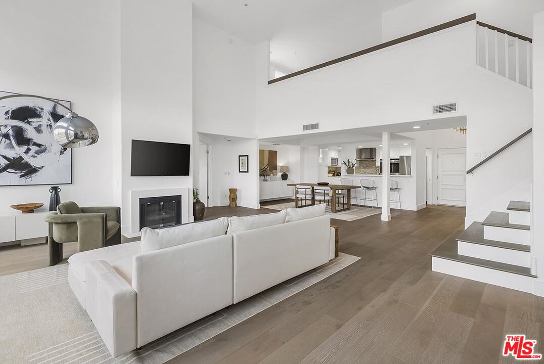 11690 MONTANA AVE Unit: PH303