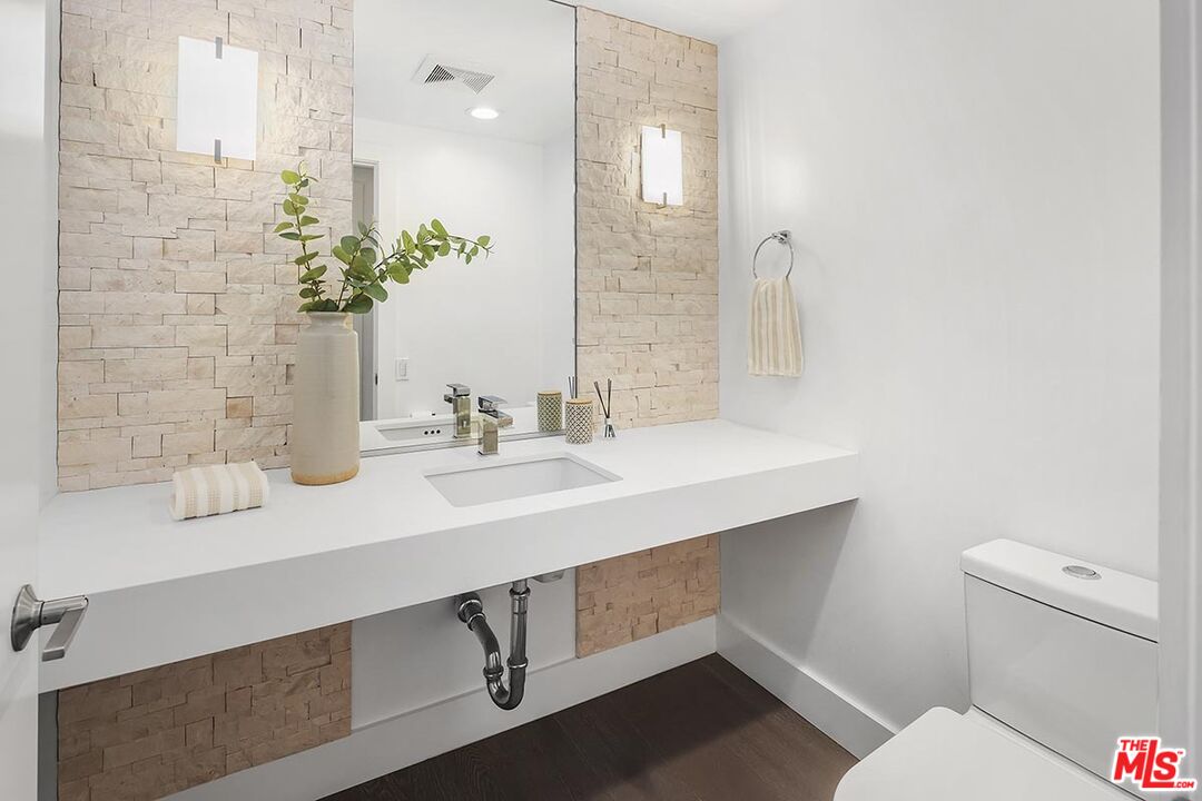 11690 MONTANA AVE Unit: PH303