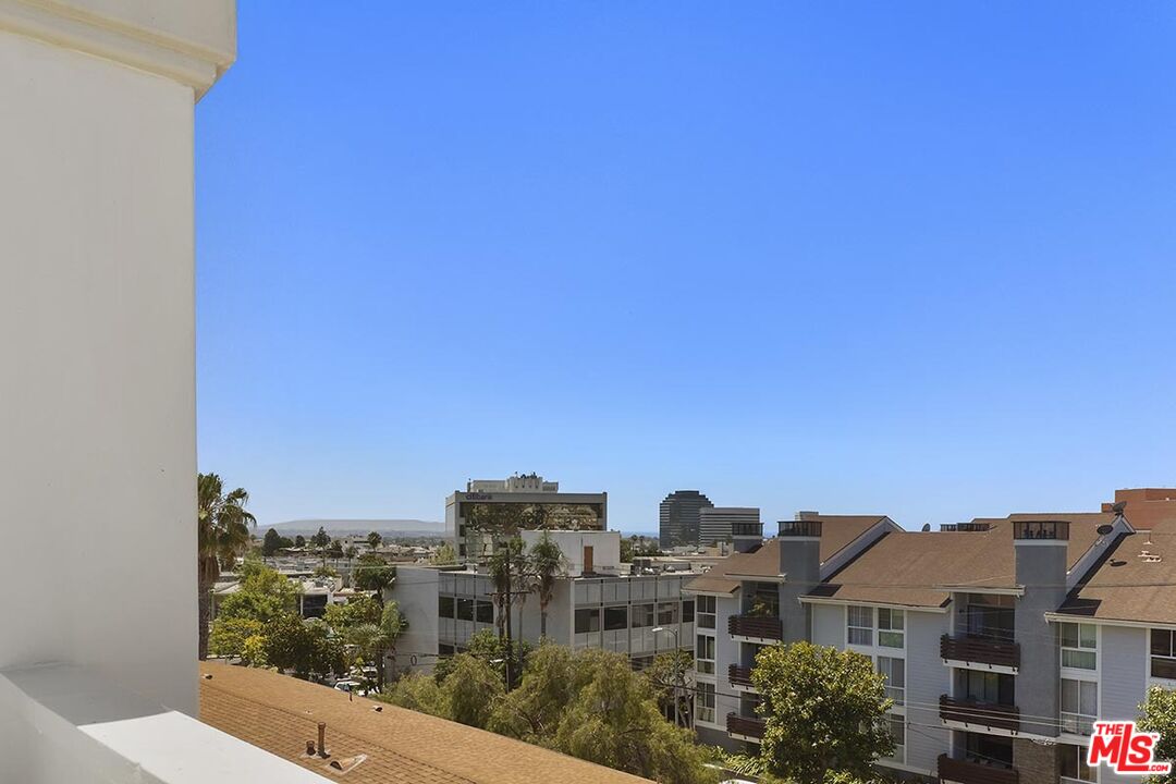 11690 MONTANA AVE Unit: PH303