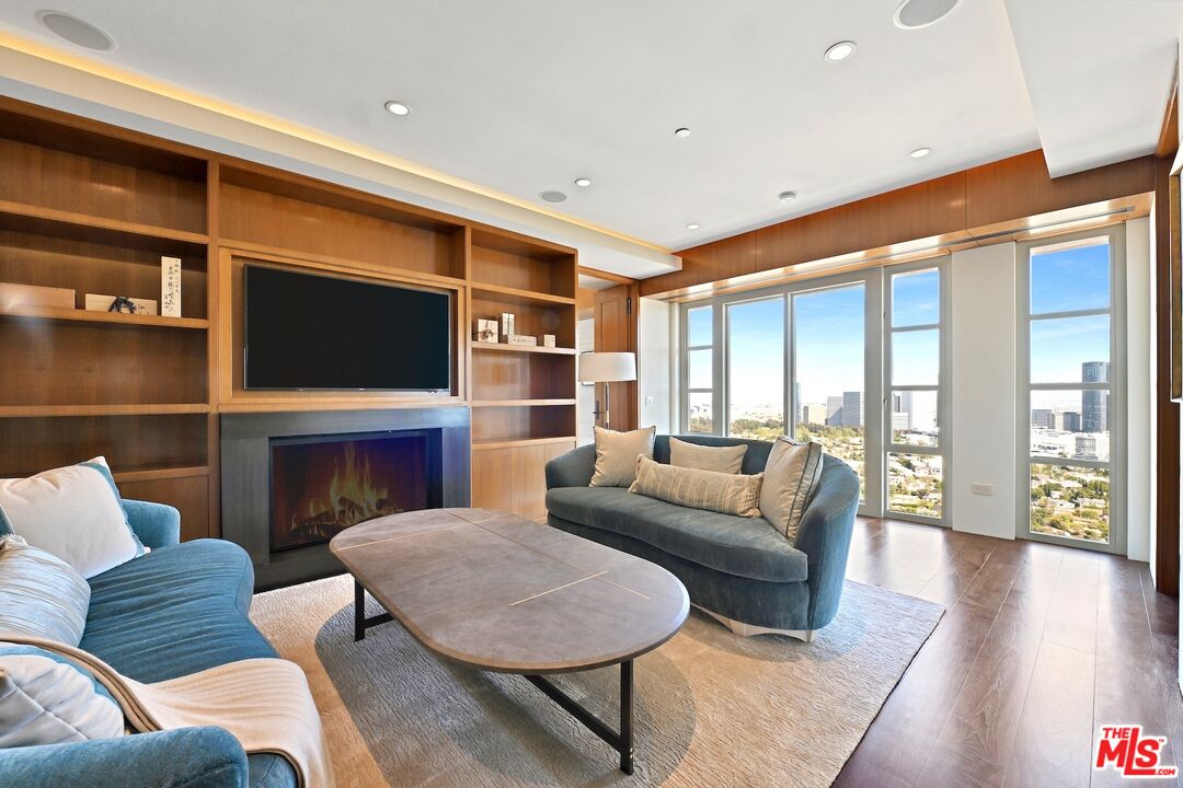 10580 Wilshire Blvd Unit: PH 26