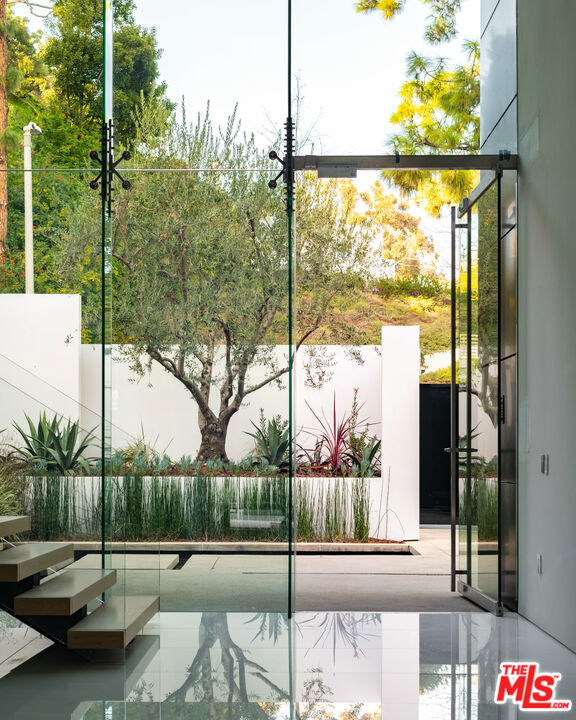 1231 Lago Vista Drive