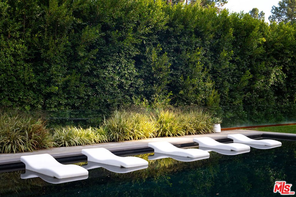 1231 Lago Vista Drive