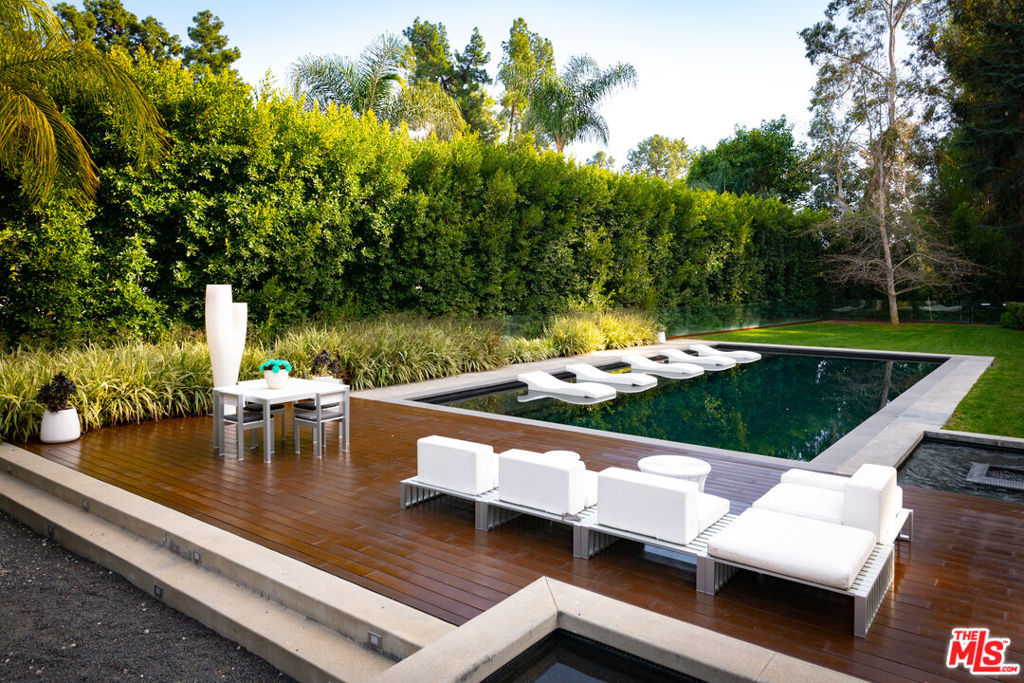 1231 Lago Vista Drive